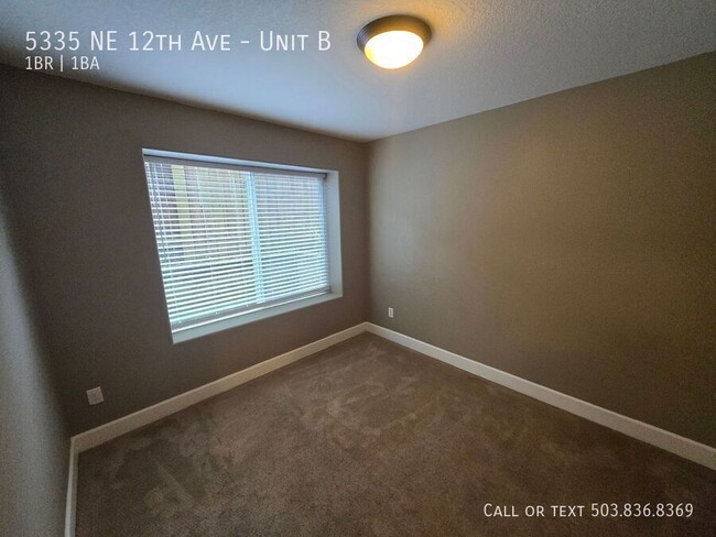 Building Photo - 5335 NE 12th Ave