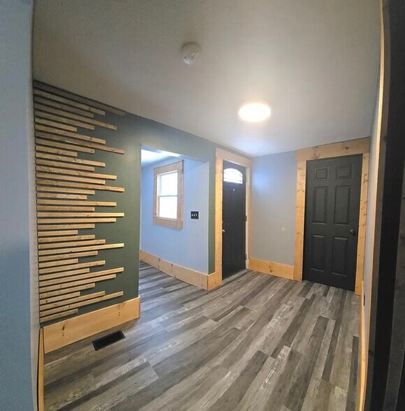 Building Photo - 618 Pettibone Ave NW