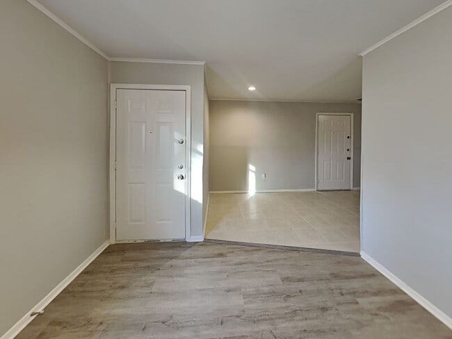 Building Photo - 4725 Dilworth Ct