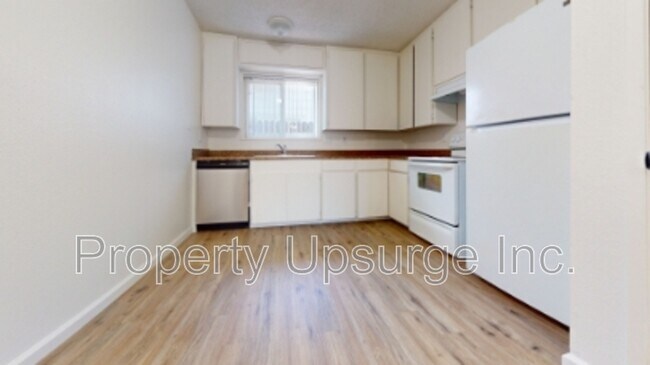 Building Photo - 715 Kimball Rd