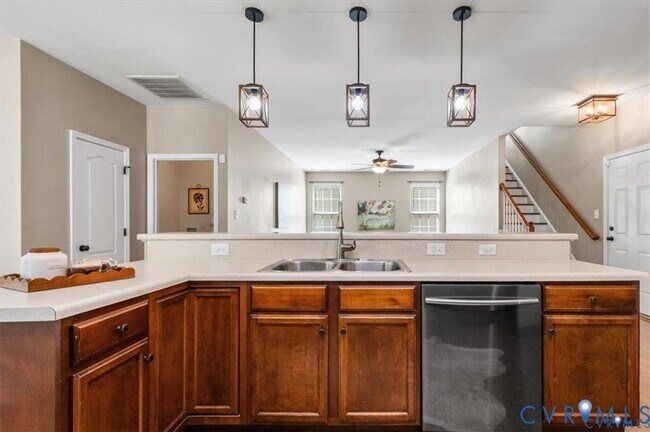Building Photo - 7319 Vicenzo Dr