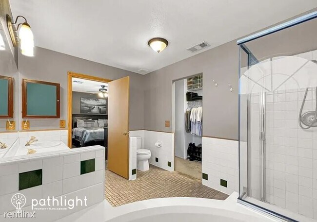 Building Photo - 4 br, 2 bath House - 9803 Silver Lasso Str...