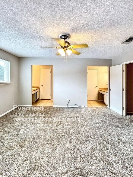 Building Photo - 2206 Shadowdale Dr