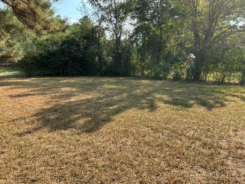 Building Photo - 3656 Surrey Ln