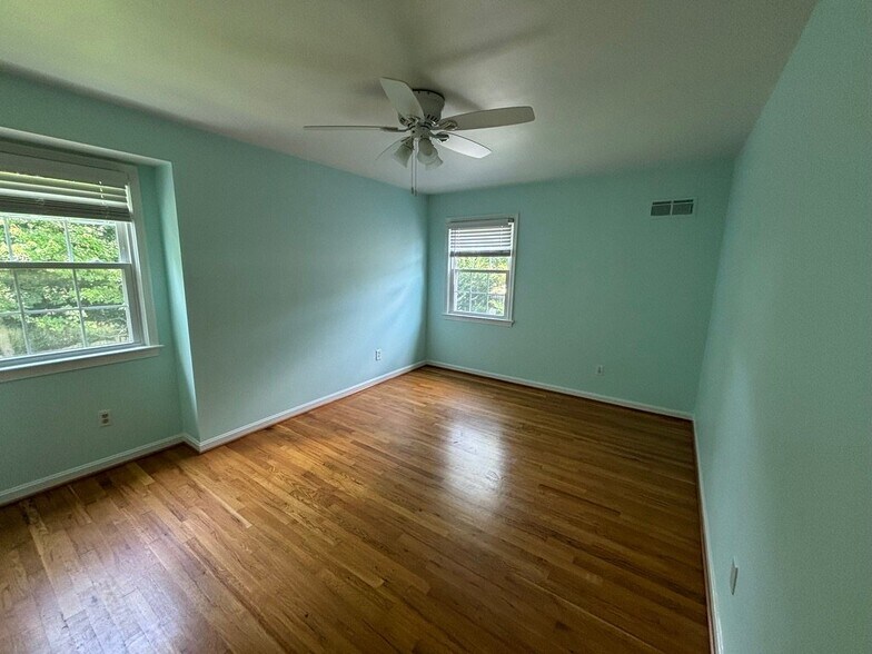 Building Photo - 12116 Little Creek Dr