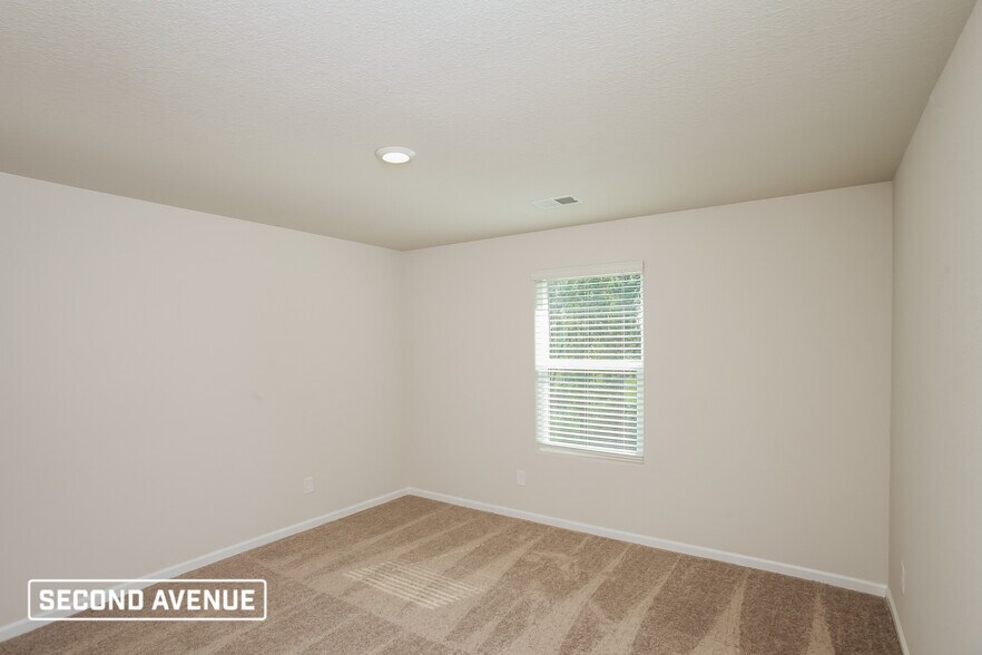 Building Photo - 336 Sundew Rd