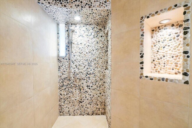 Building Photo - 21205 NE 37th Ave