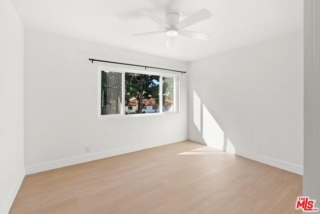 Building Photo - 4014 La Salle Ave