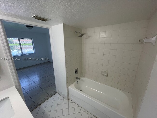 Building Photo - 1251 SE 31st Ct