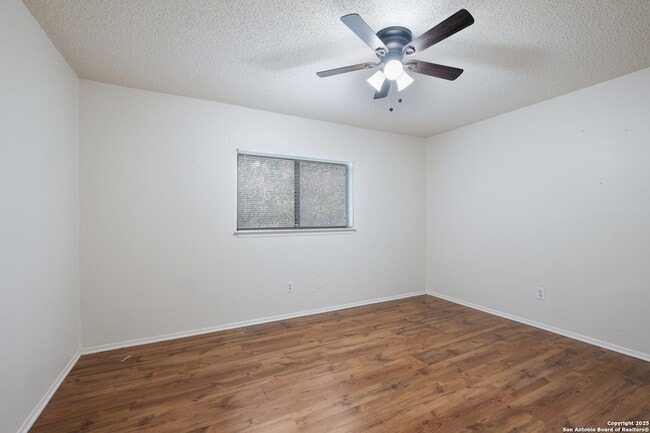Building Photo - 15414 Legend Springs Dr