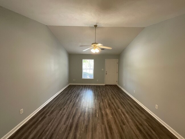 Building Photo - 4463 Belair Dr