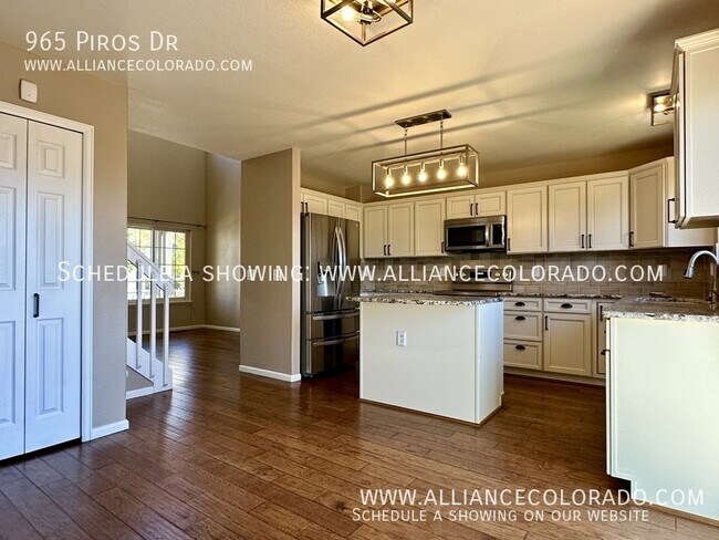 Building Photo - 965 Piros Dr