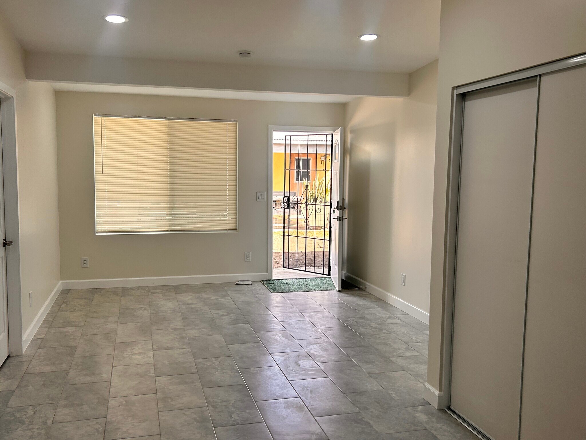 Building Photo - 8418 Stewart and Gray Rd