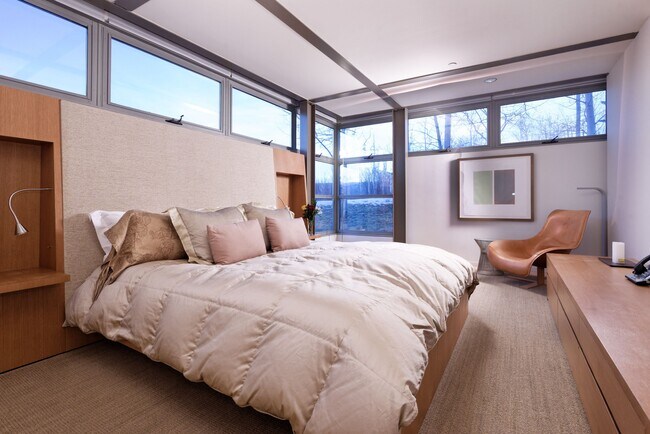 Building Photo - 821 Cluny Rd