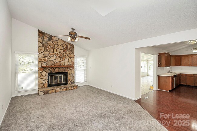 Building Photo - 155 Sunfish Dr