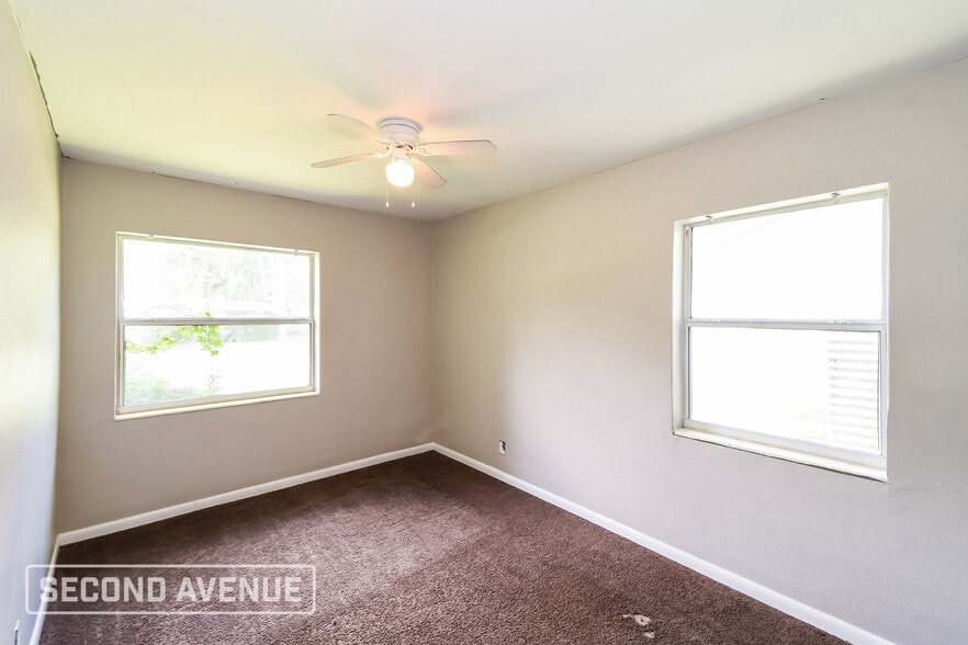 Building Photo - 1544 Breton Rd