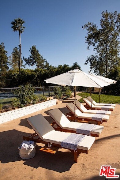 Building Photo - 1420 Cuyama Rd