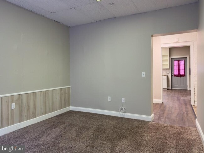 Building Photo - 100 S Front St