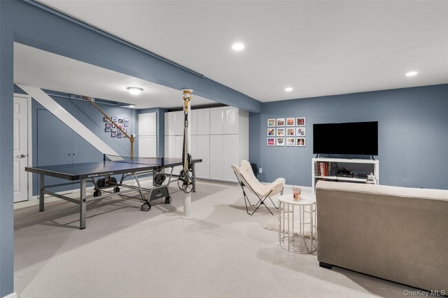 Building Photo - 341 Orienta Ave