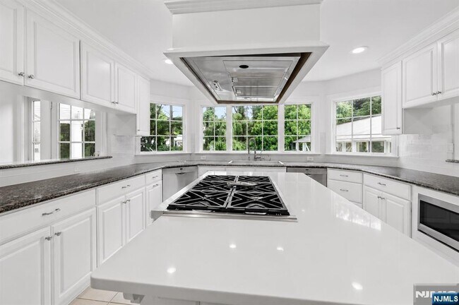 Building Photo - 122 Helen Ct