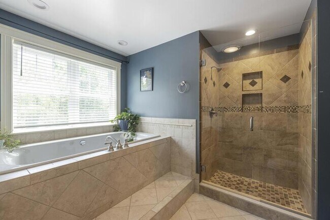 Building Photo - 398 Sam Allen Rd