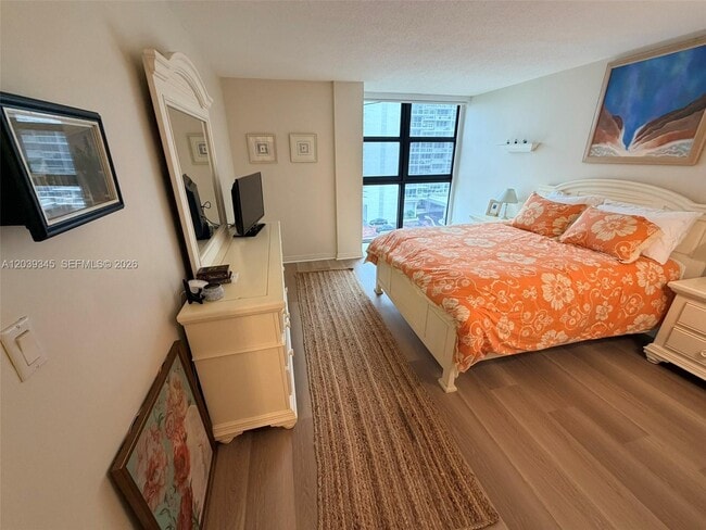 Building Photo - 5757 Collins Ave