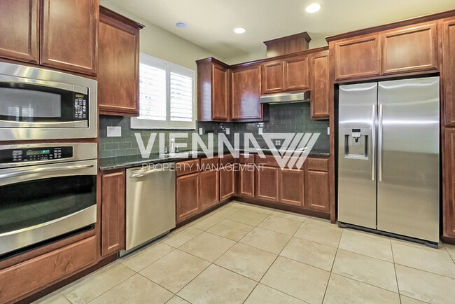 Building Photo - 7933 Collins Isle Ln