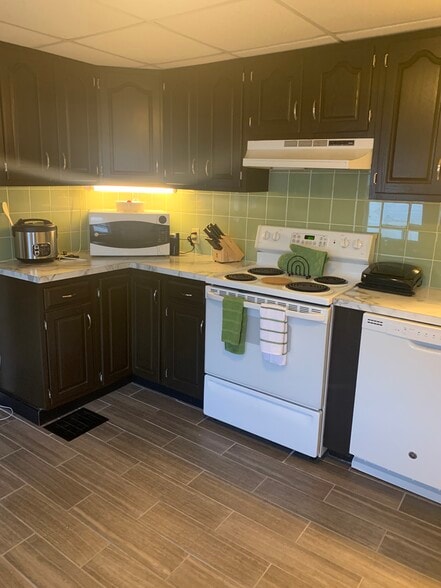 Kitchen - 938 Vine St