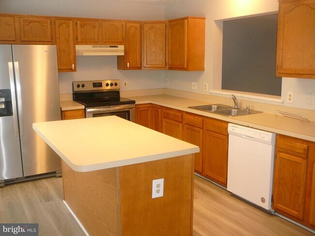 Building Photo - 406 Park Cove Dr