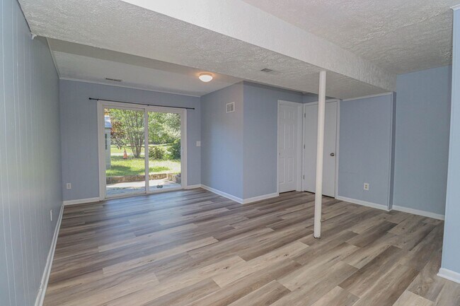 Building Photo - 3 Bedroom Oasis in Severna Park