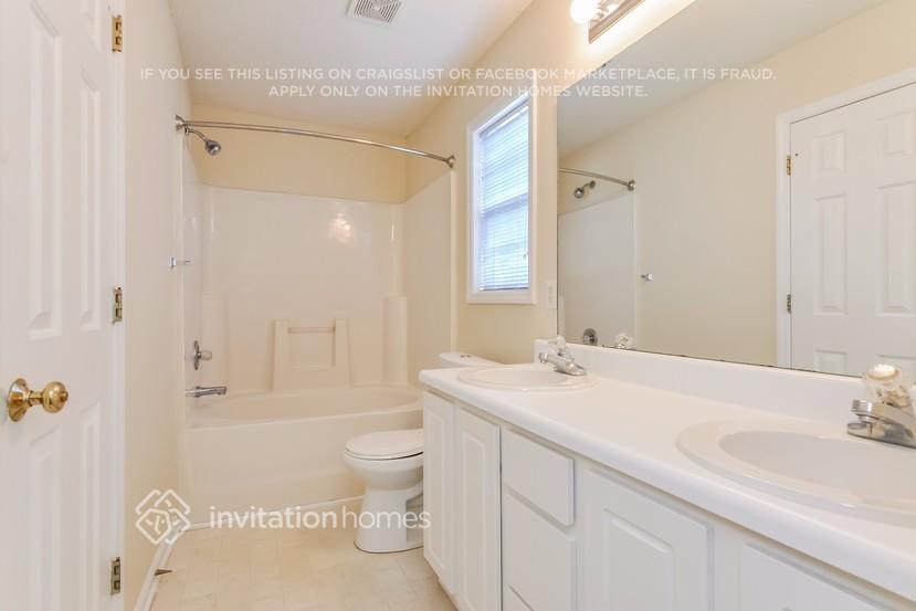 Building Photo - 1064 Mailwood Dr