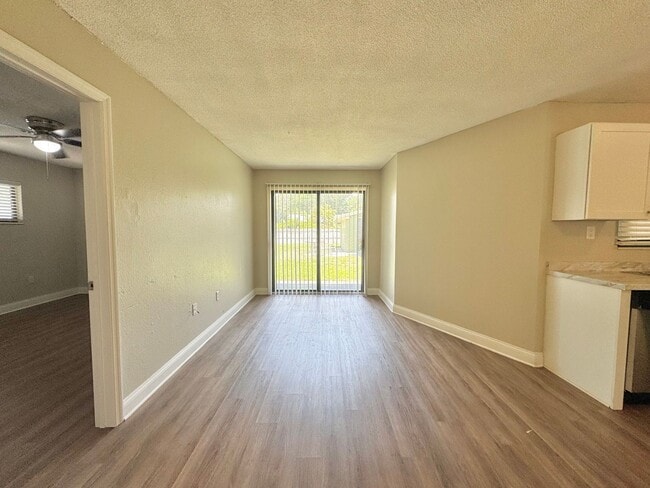 Building Photo - Winter Haven Apartment