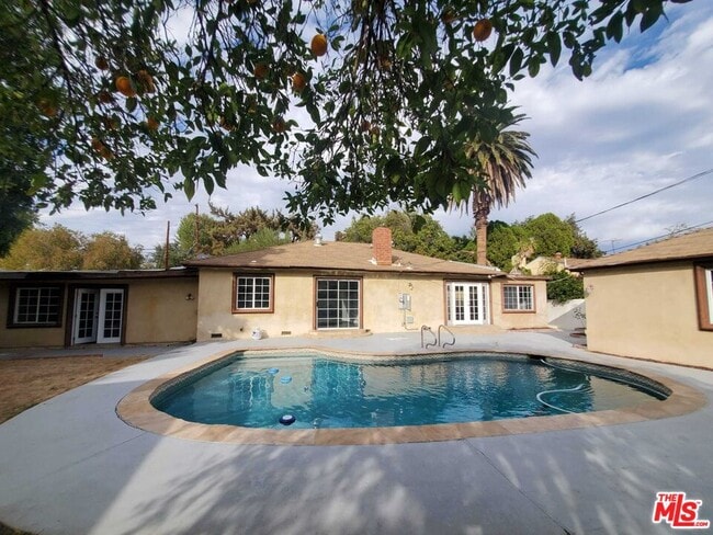 Building Photo - 19150 Topham St