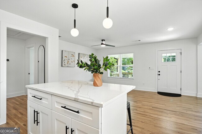 Building Photo - 1597 Glenwood Ave SE