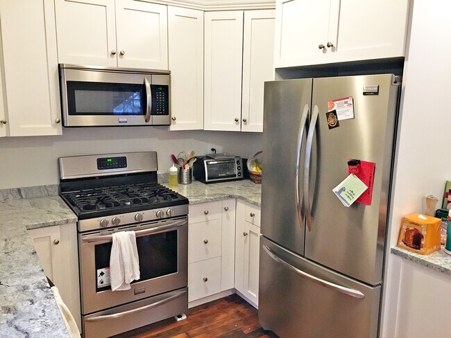 Building Photo - 248 Summer St