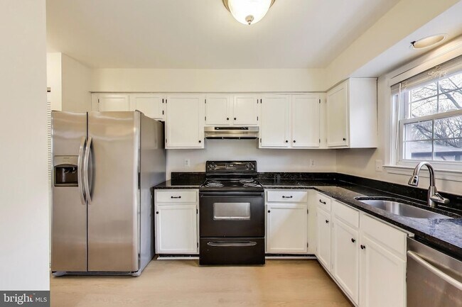 Building Photo - 20488 Summersong Ln