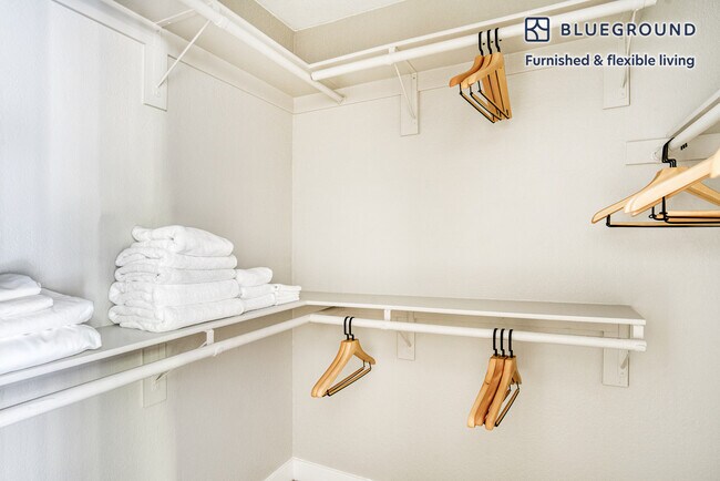 Building Photo - 932 Willowleaf Dr