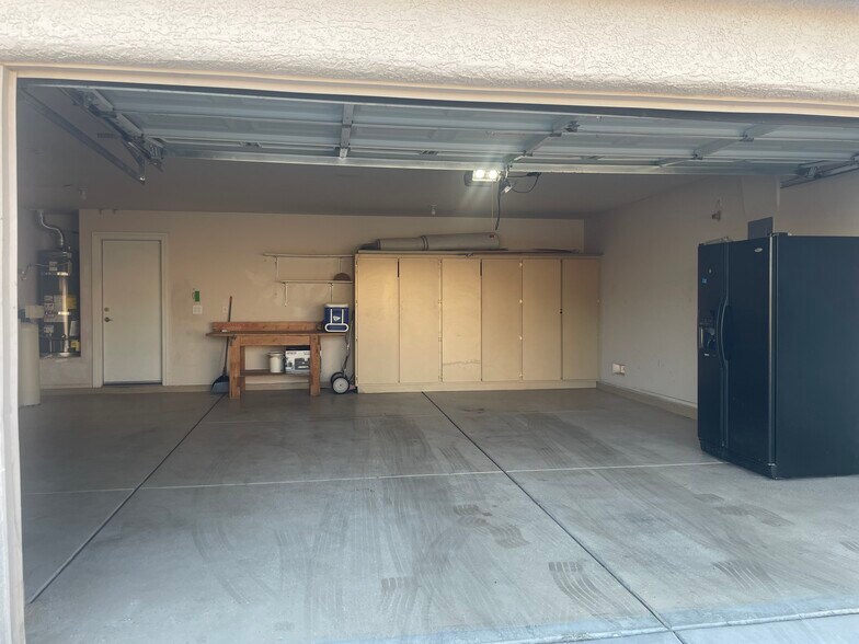 Building Photo - 6228 Farica St