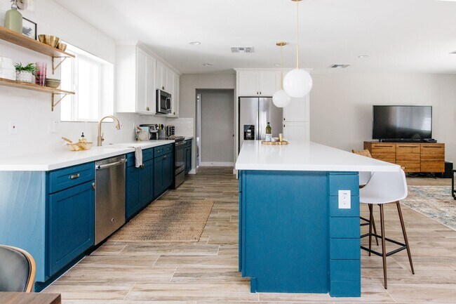 Building Photo - Spacious & beautiful home in Scottsdale wi...