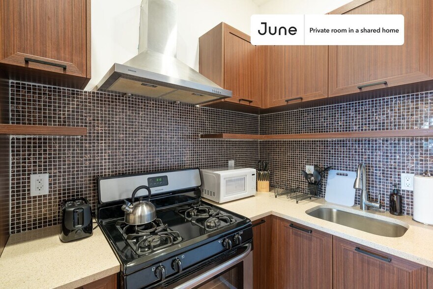 Building Photo - Room in Shared 3 bed/2 bath home in Bushwick