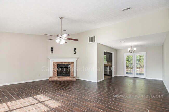 Building Photo - Beautiful 3b Room!Move in ready!