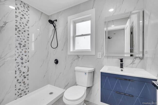 Building Photo - 74 Broadway