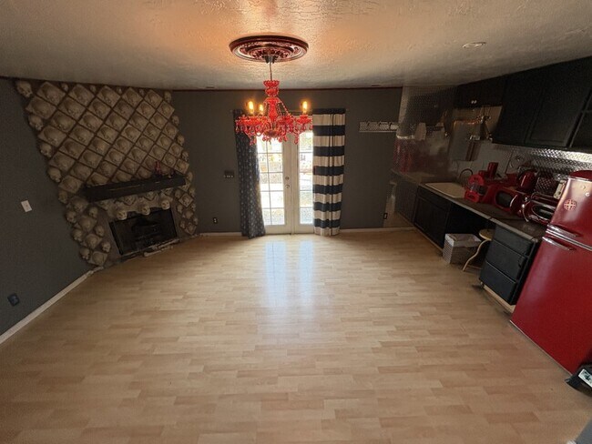 Building Photo - 147 Lakeview Dr