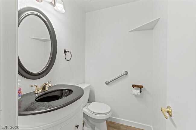 Building Photo - 2212 Silver Pine Dr