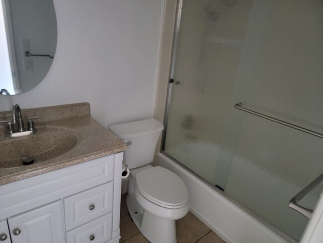 Building Photo - Avenida Aragon