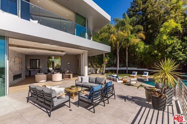 Building Photo - 1895 Rising Glen Rd