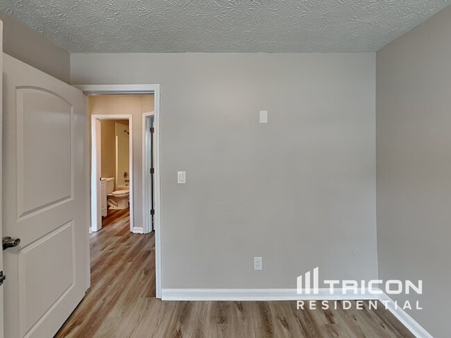 Building Photo - 10622 Cherry Cove