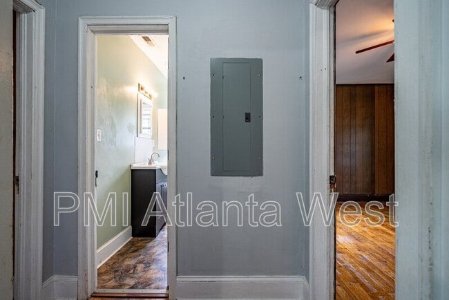 Building Photo - 2990 Jonquil Dr