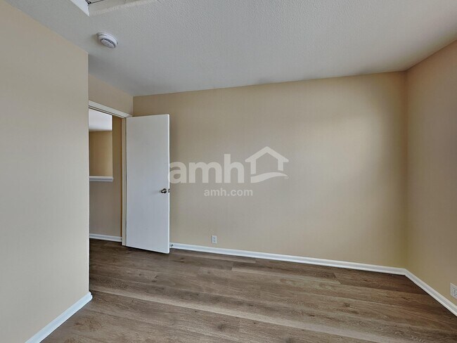 Building Photo - 1131 White Stone Way