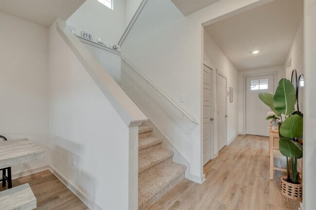 Building Photo - 14005 Mcarthur Dr